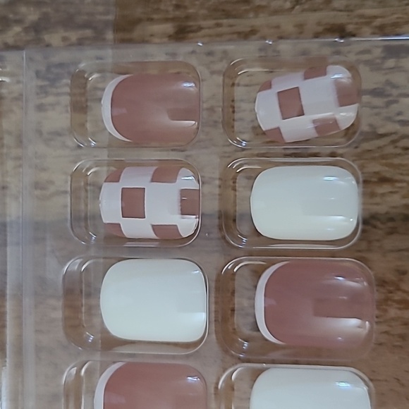 2/$16 Pink Checkerboard French Manicure Press On Nails - Picture 13 of 13